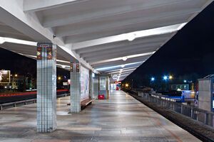 Под поезд метро попал 34-летний мужчина