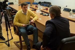 Черновалов работает в программе расследований "Схемы" с момента ее создания в 2014 году