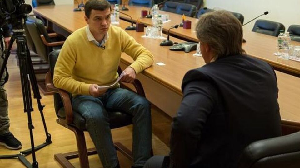 Черновалов работает в программе расследований "Схемы" с момента ее создания в 2014 году