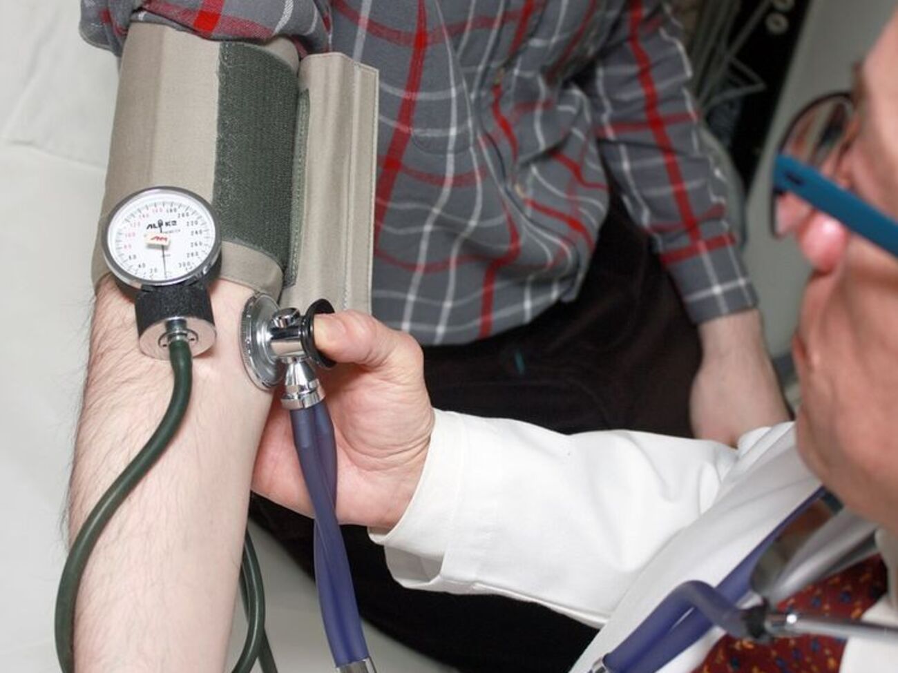 В Польше работают 306 врачей из Украины