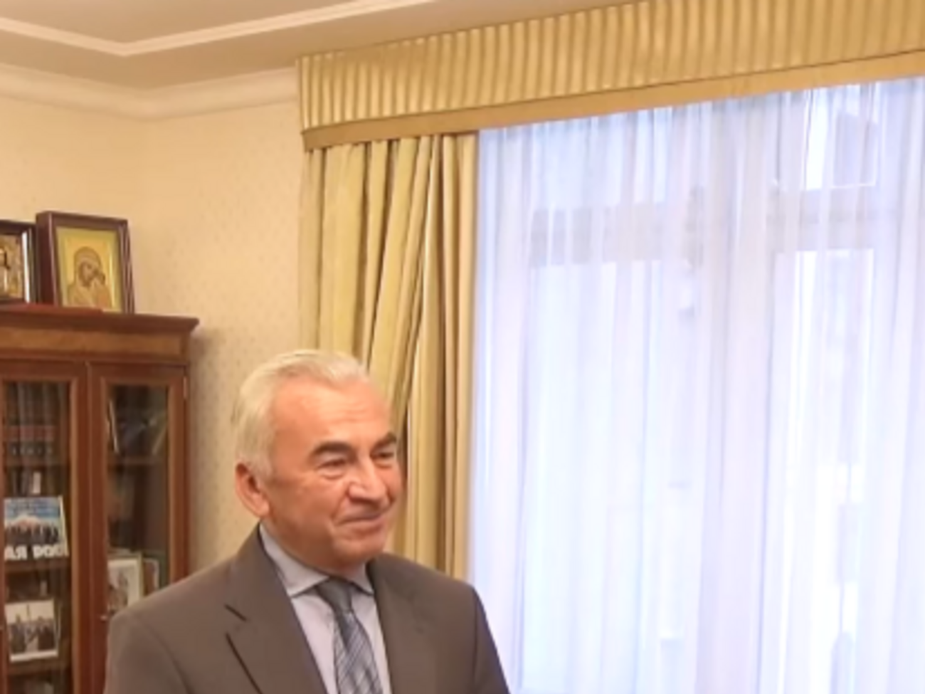 Робота похвалили за "правильные цифры"