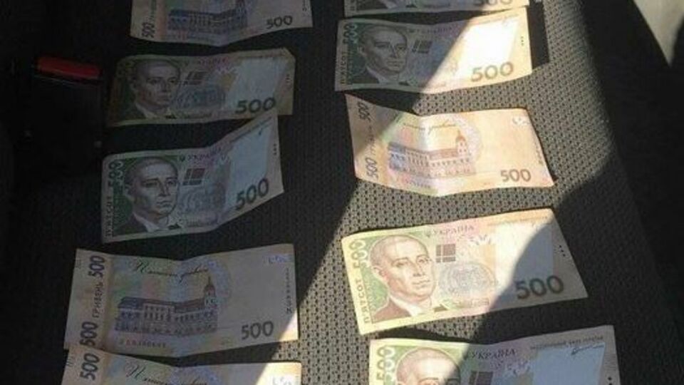 Офицер сообщил правоохранителям, что ему предложили взятку