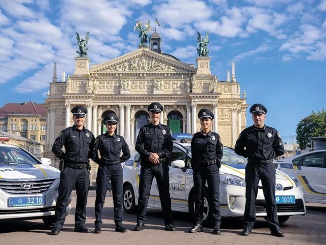 Львівські патрульні зупинили машину за порушення ПДР