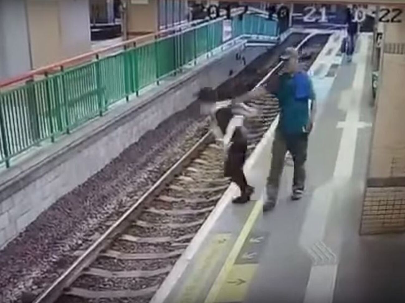 ЧП случилось на одной из станций Гонконга