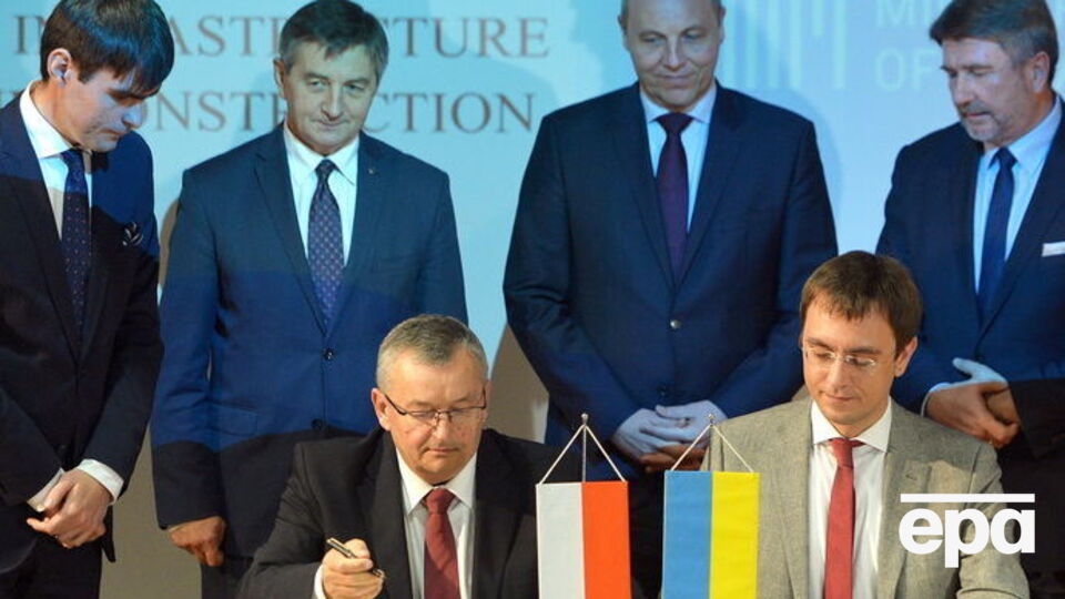 Омелян и Адамчик подписали документ о строительстве Via Carpatia