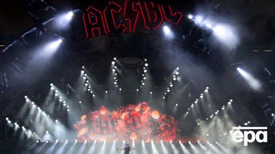 Помер продюсер AC/DC