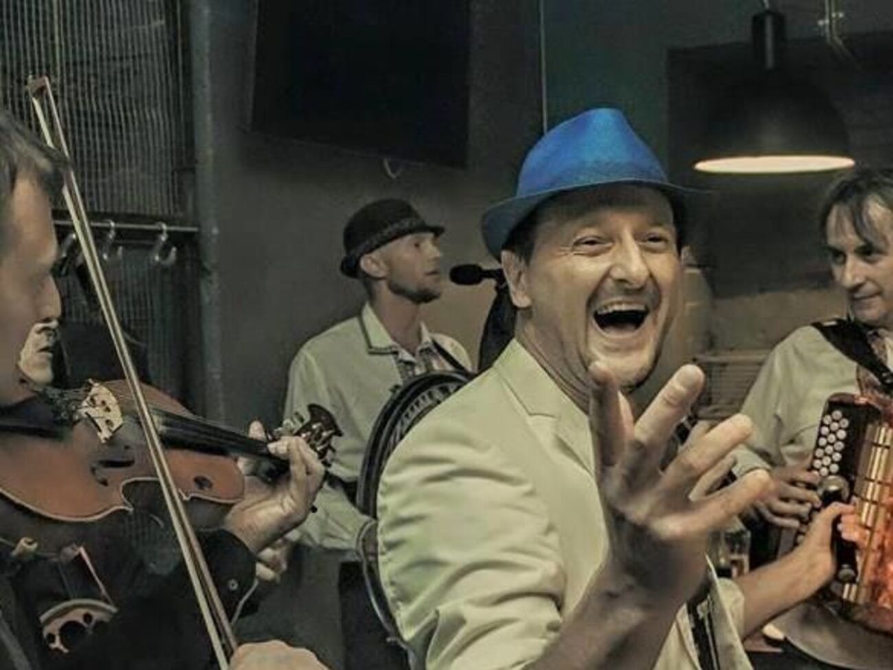 Музыканты из "Вертепа" перепели и сняли клип на стихотворение Жадана