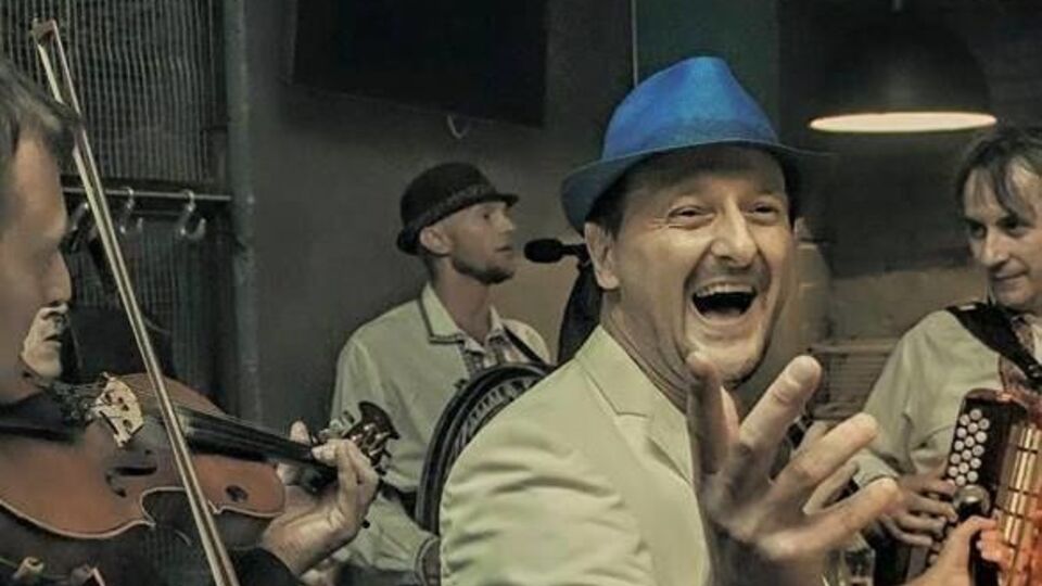 Музыканты из "Вертепа" перепели и сняли клип на стихотворение Жадана
