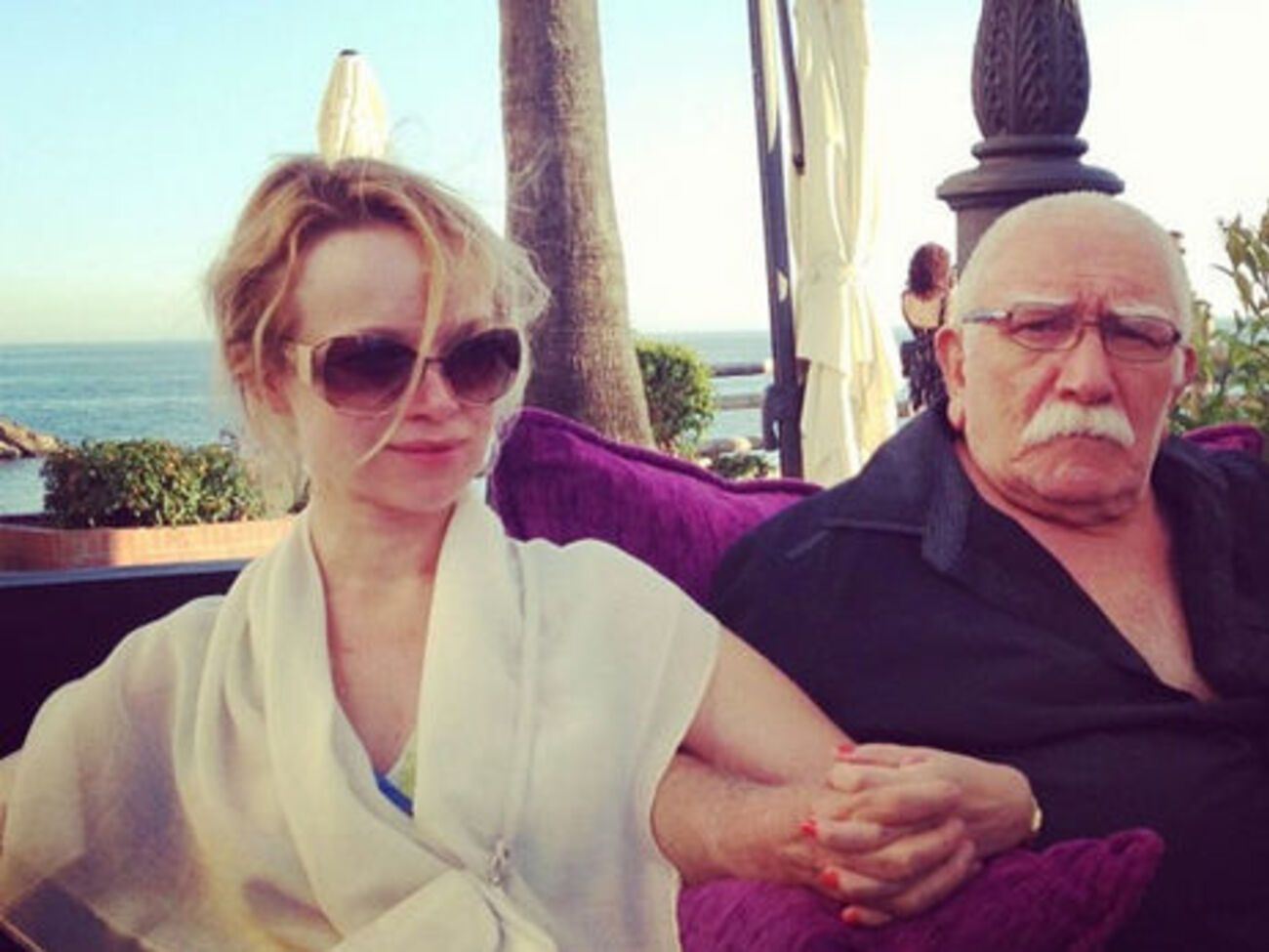 Представитель жены Джигарханяна:&nbsp;В случае развода он просто окажется в хосписе как нетрудоспособный человек