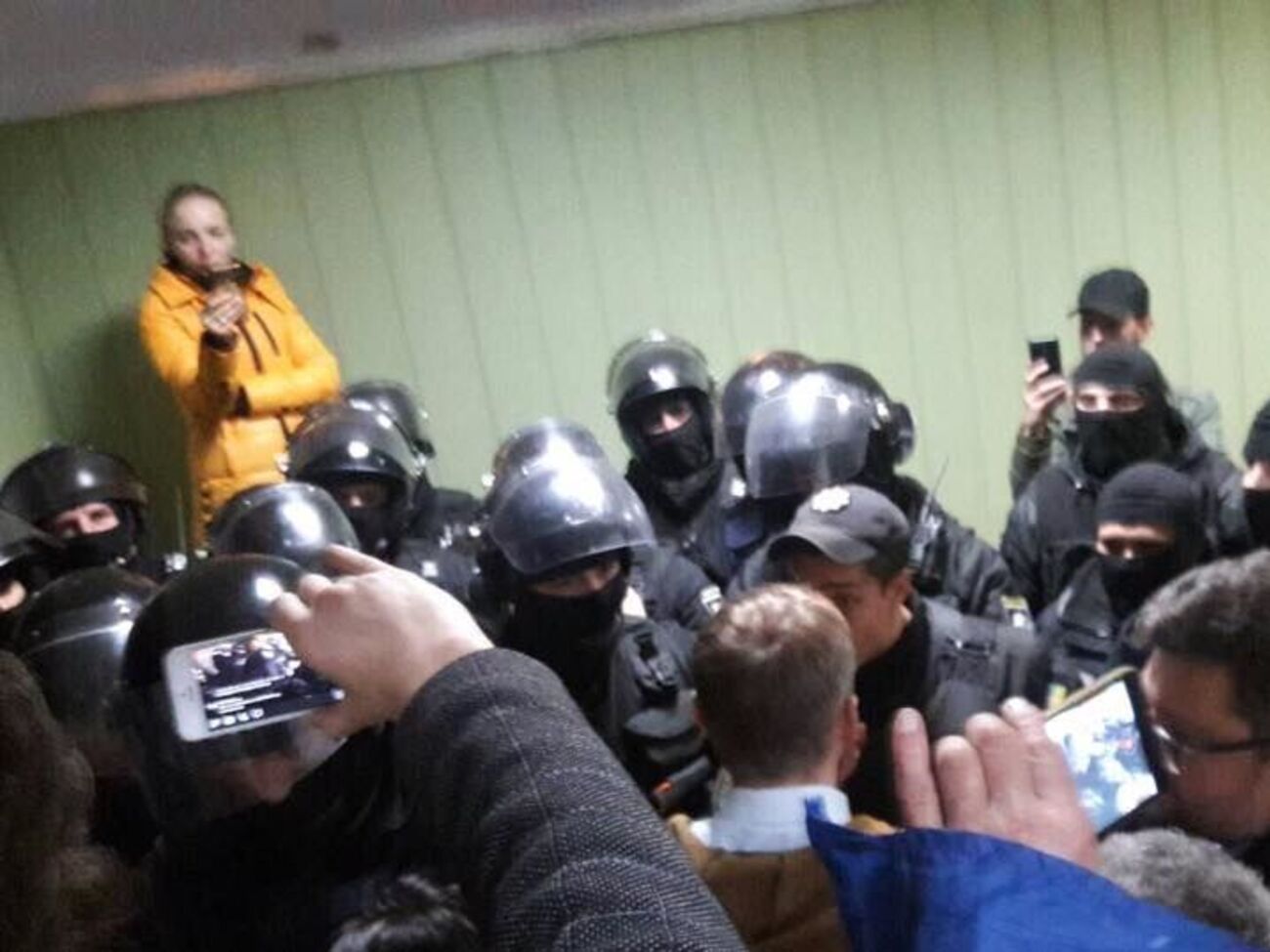В Святошинском суде произошли столкновения
