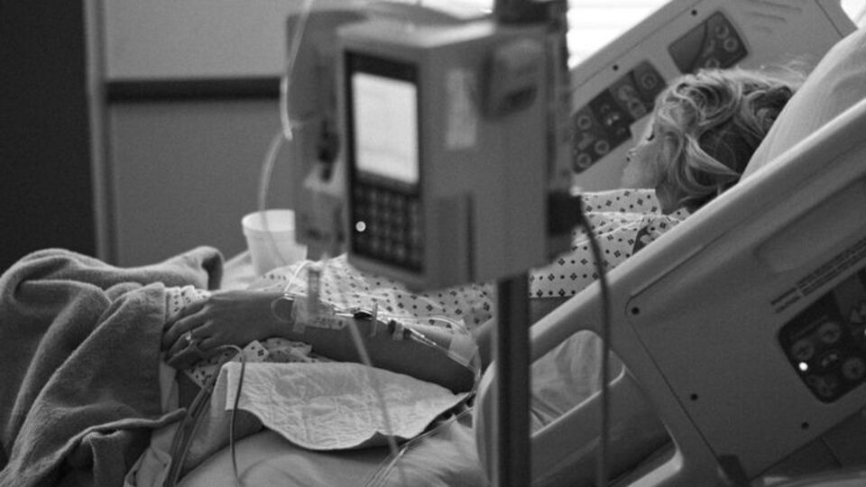 В больнице продолжают находиться девять детей и трое взрослых