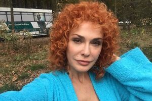 Сумська: Насамперед, мені здається, треба поважати і цінувати себе. Якщо ви професіонал, ви, передусім, маєте бачити у мені актрису, а не те, що ви там собі надумали