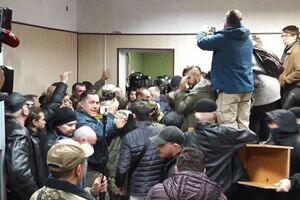 Во время конфликта в Святошинском суде пострадал журналист