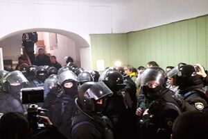 Антон Геращенко: Оскільки шоломи співробітників поліції мали номери, то встановити осіб не буде проблемою