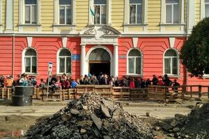 Школьников эвакуировали из здания