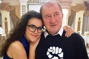 Айше Умерова спілкувалася з батьком телефоном
