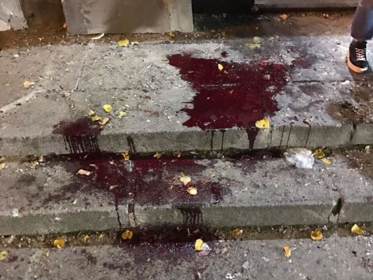 В результате взрыва в Киеве погиб человек, трое получили ранения