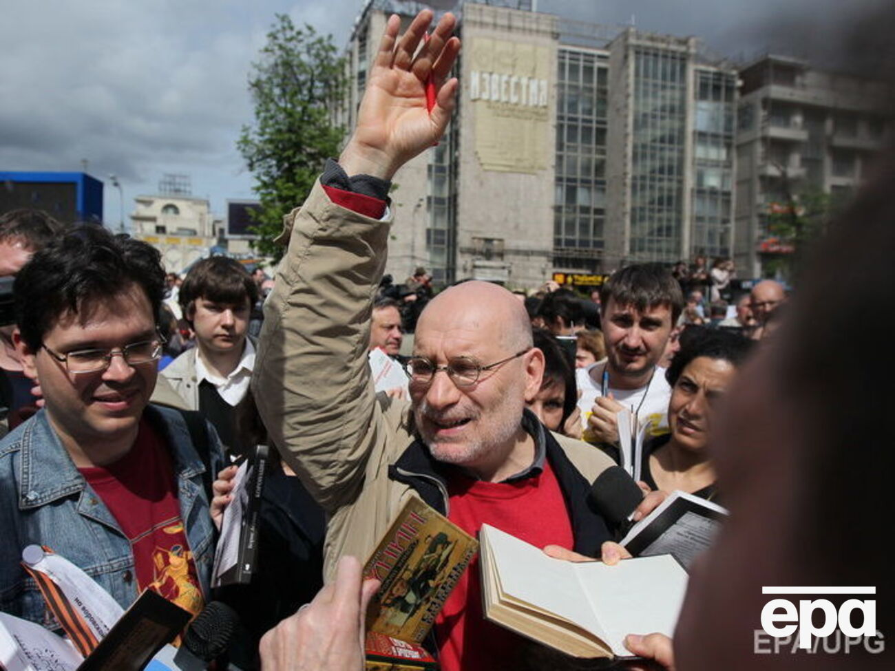 Акунін: Скільки цю мертву жабу не гальванізуй, вона не засмикається