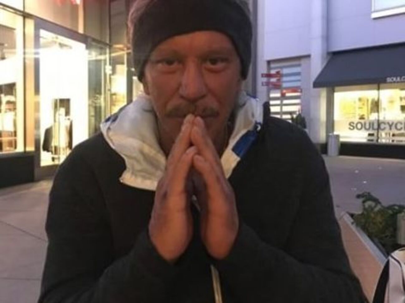 Рурк: Я і мій чудовий маленький брат Біг Джо колись... Спочивай із миром