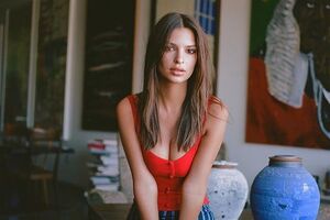 Ратаковски показала снимки из личного архива
