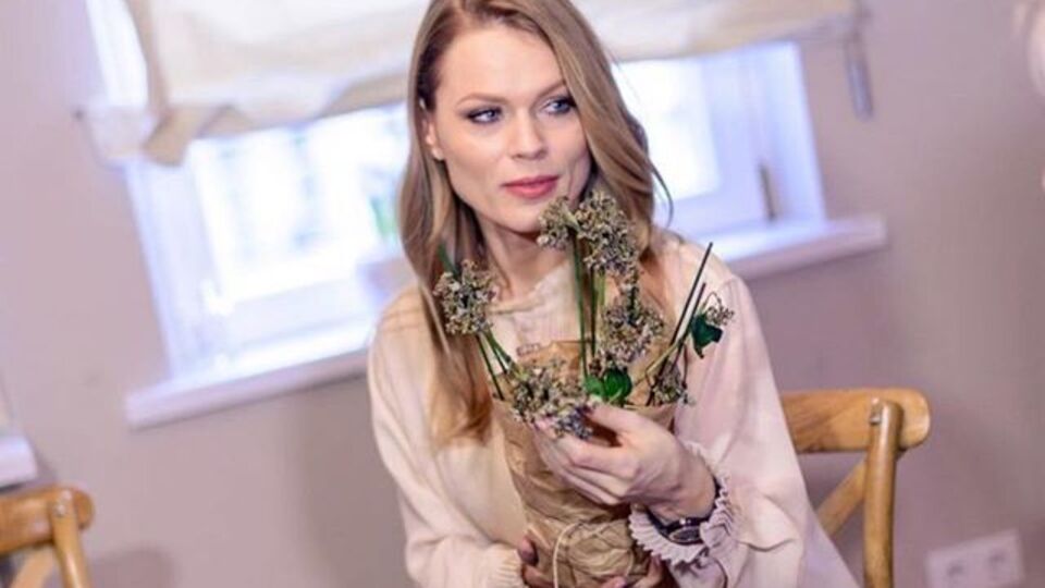 Фреймут: У меня трое детей, и я больше себе не принадлежу. Сердце приобрело безграничные размеры, кроме бесконечной любви, в нем тревога и страх за три маленькие судьбы, в которых я за старшую...