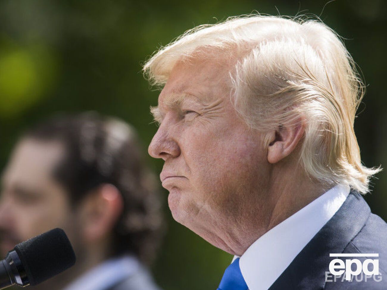 Трамп хочет подключить к борьбе с "эпидемией" все федеральные ведомства США