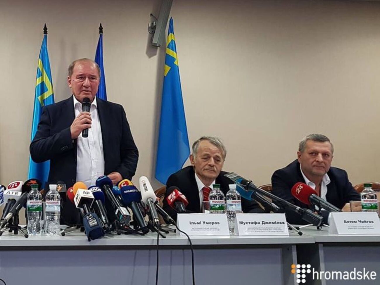 Чийгоз і Умеров прилетіли до України