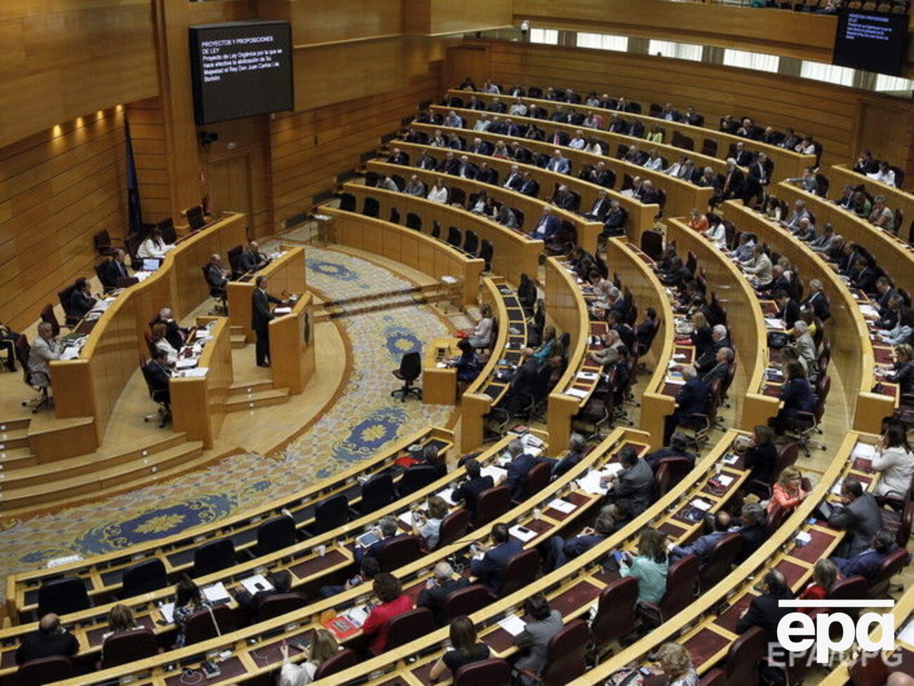 214 депутатов Сената проголосовали за 155 статью