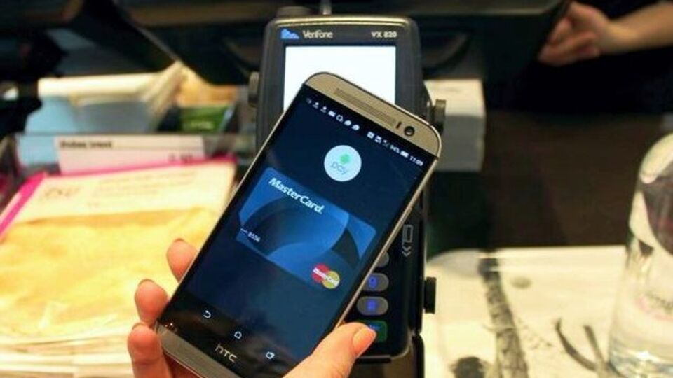 "ПриватБанк" анонсував запуск Android Pay в Україні