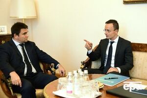 По словам Сийярто, обойти вето Венгрии не удастся, так как для созыва заседания комиссии Украина – НАТО нужно согласие всех членов Альянса