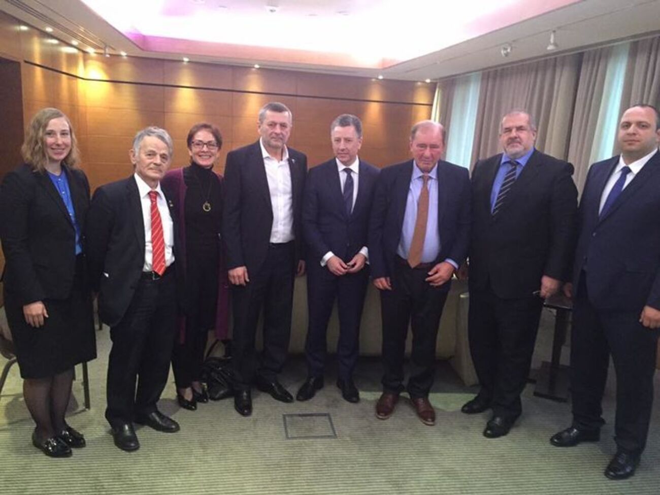 Волкер зустрівся з кримськотатарськими лідерами