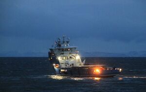 Спасательная операция завершена, поиском людей, находившихся на борту вертолета, займется полиция