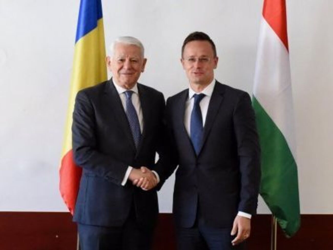 Сіярто: В Україні живе понад півмільйона угорців і румунів
