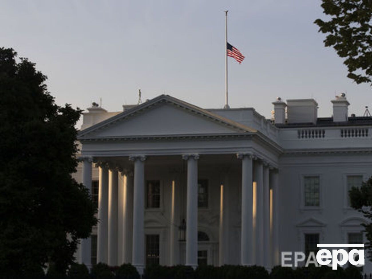 В Северной Корее удерживают троих американцев, заявили в Белом доме