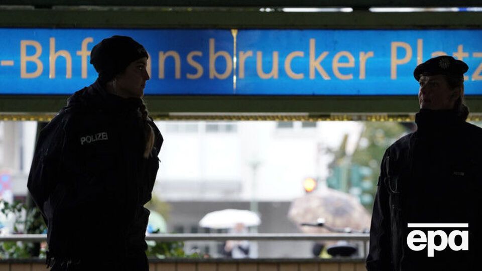 Десять тысяч человек эвакуировали из-за бомбы