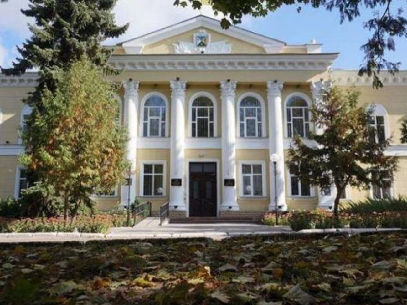 У міськраді знайшли гроші на зарплату медикам