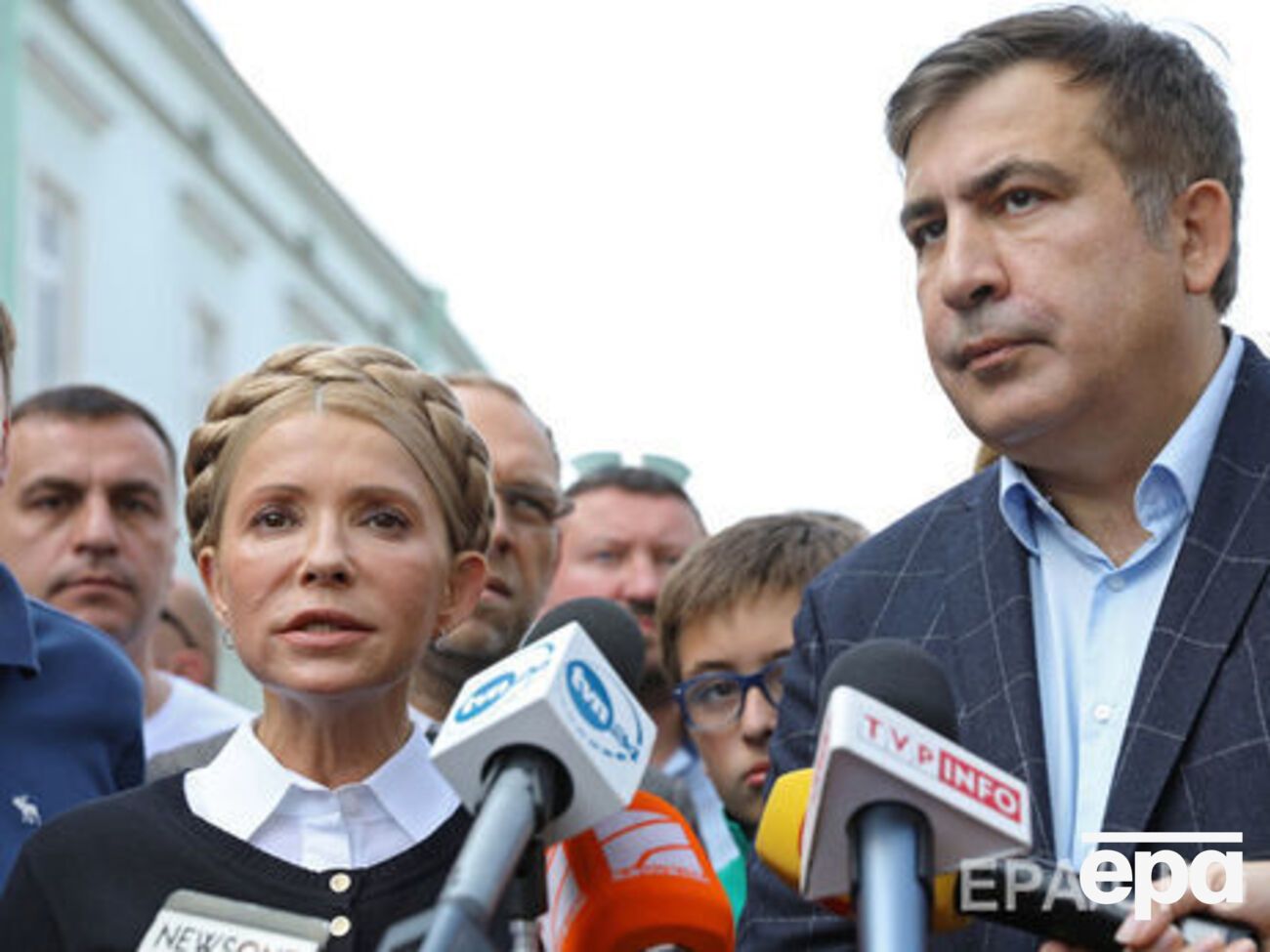 10 вересня Саакашвілі разом із прибічниками перетнув кордон України, із ним, зокрема, була Тимошенко