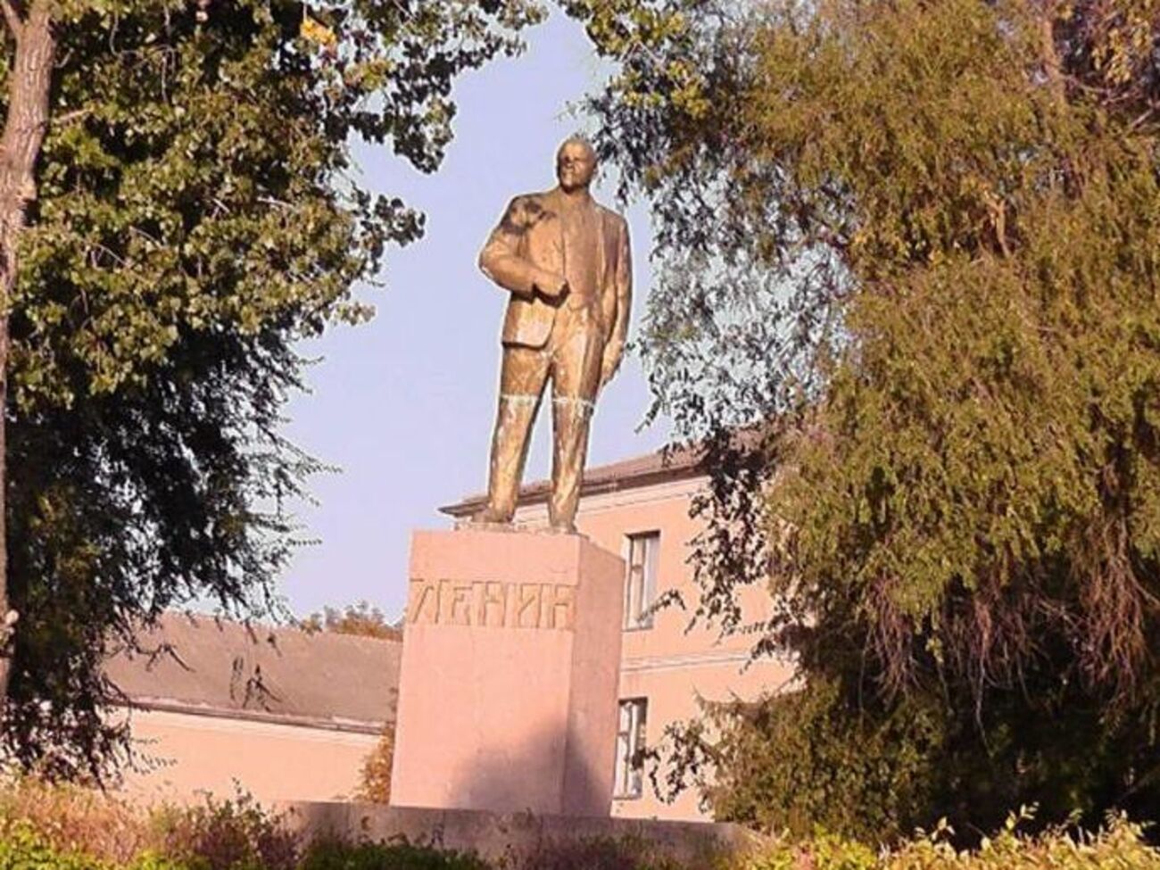 Інститут нацпам'яті: Пам'ятник Леніну підлягає обов'язковому демонтажу