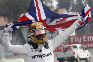 Хэмилтон в четвертый раз выиграл "Формулу-1"