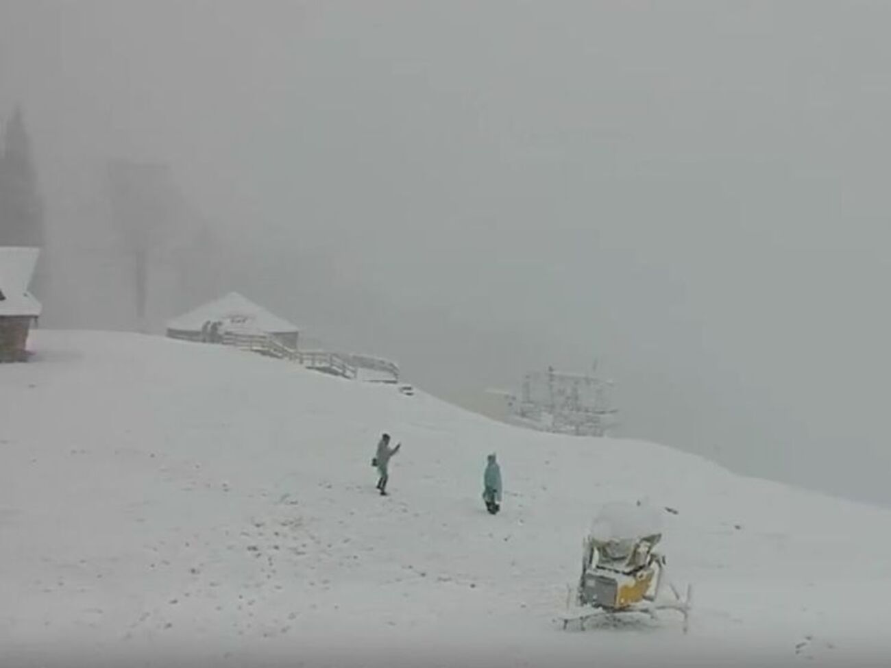 Буковель засипало снігом