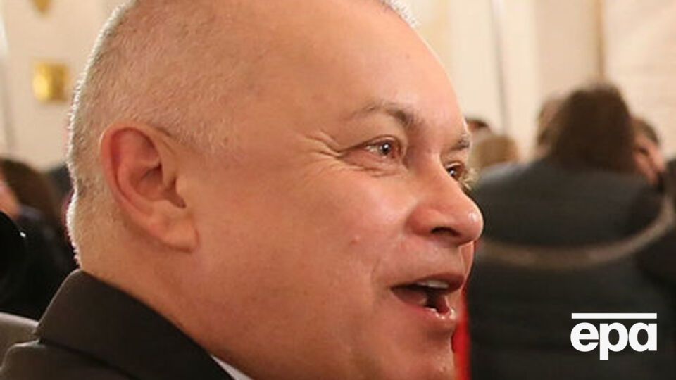 Киселев: Псевдолиберальная тусовка почем зря травит телевизионные госканалы
