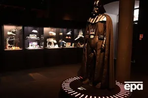 Молло создал знаменитый костюм Дарта Вейдера