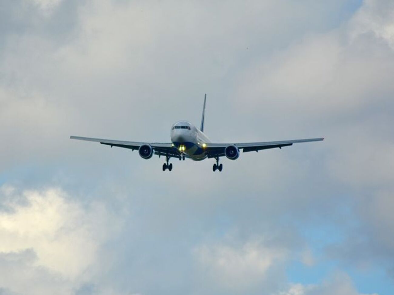 Літак мав приземлитися в Чернівцях о 21.55