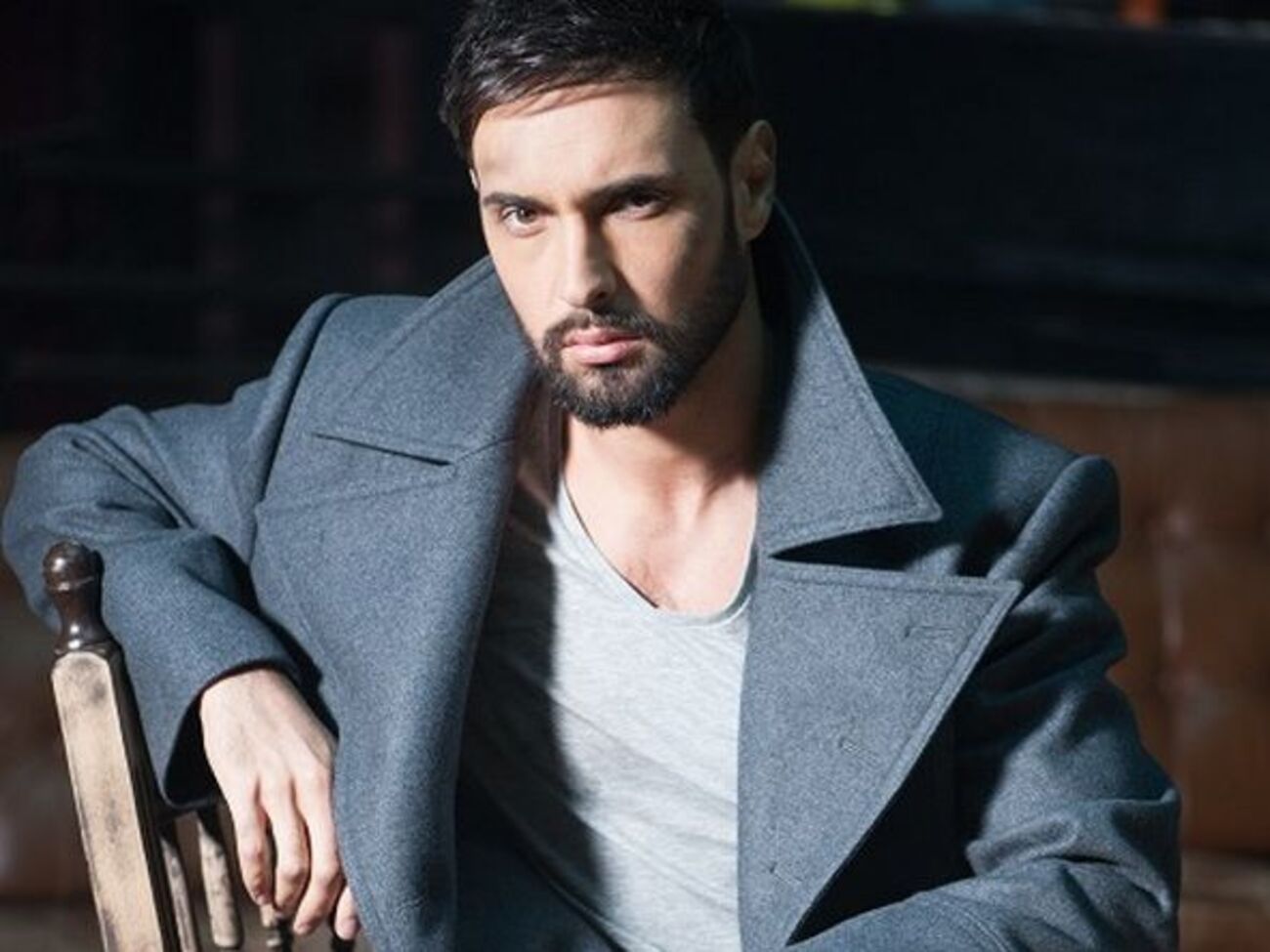 Козловский:&nbsp;Утро холодное, а мне жарко! Даже все серое кажется ярким. В каждом движении чувствую силу.  Все очень просто&nbsp;&ndash; ты мне позвонила!