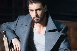 Козловский: Утро холодное, а мне жарко! Даже все серое кажется ярким. В каждом движении чувствую силу.
Все очень просто – ты мне позвонила!