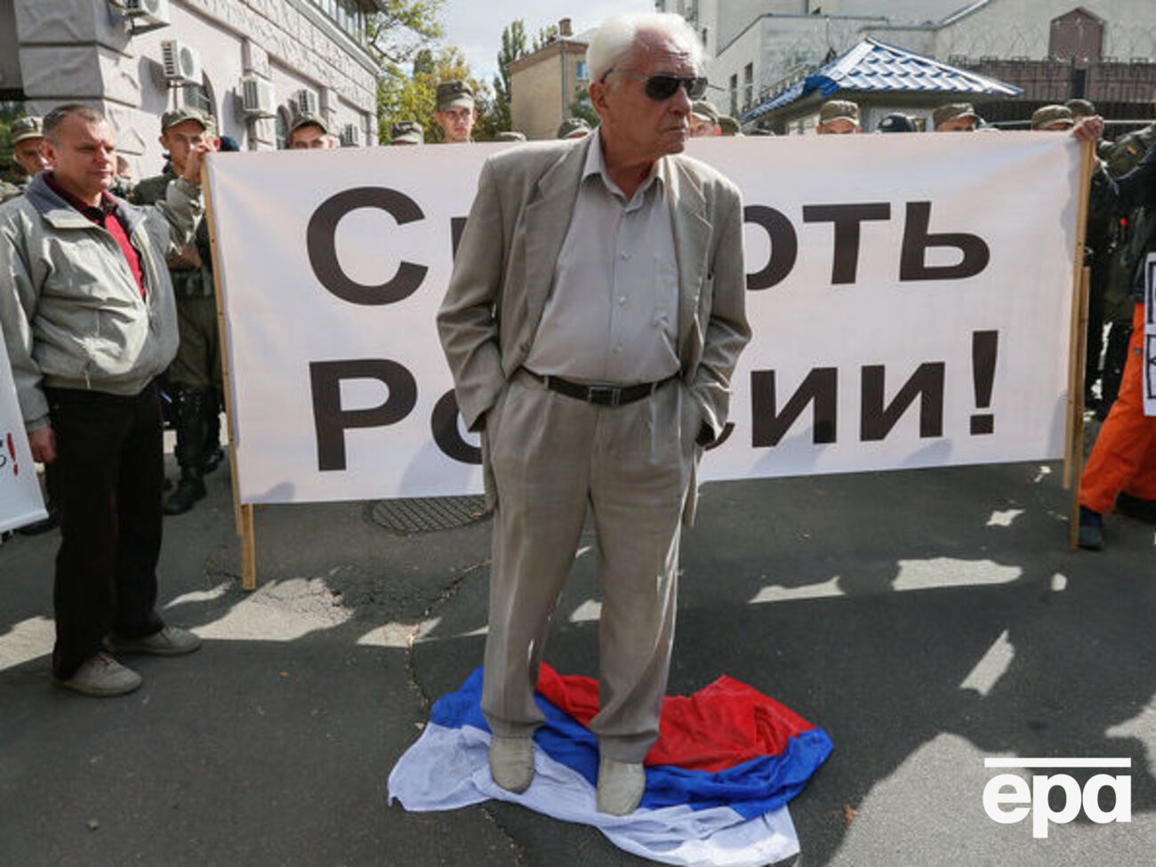 Кількість українців, які добре ставляться до Росії, із травня зменшилася на 7%