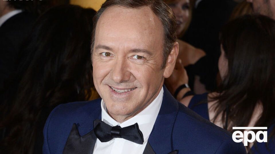 Напередодні Спейсі попросив вибачення у свого колеги Реппа за домагання