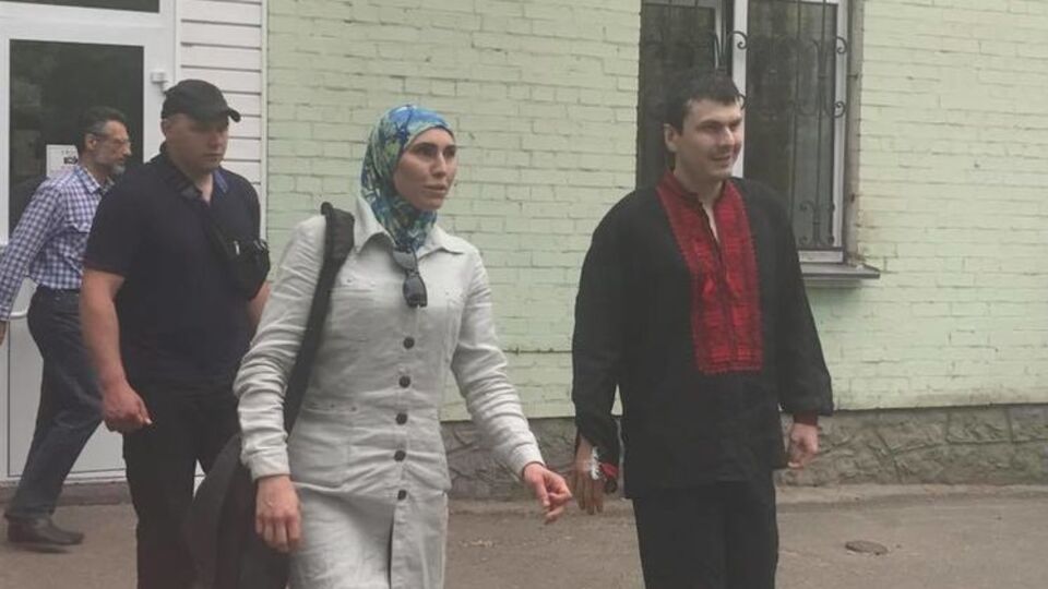 Улітку Осмаєва та Окуєву охороняли