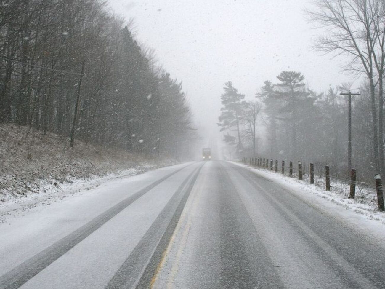 На півострові випаде мокрий сніг