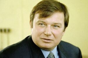 По информации ТСН, Бакая обвиняют в завладении финансами посторонних лиц путем обмана